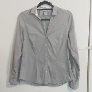 H&M Size 10 Women’s Light Gray Button Down Long Sleeve Shirt